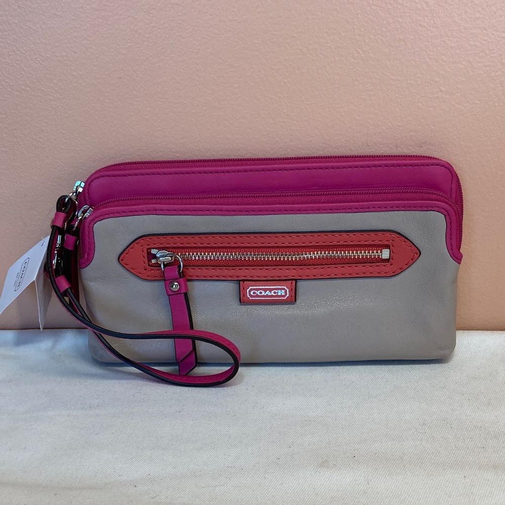 Coach Daisy Spectator Double Zipper Wristlet